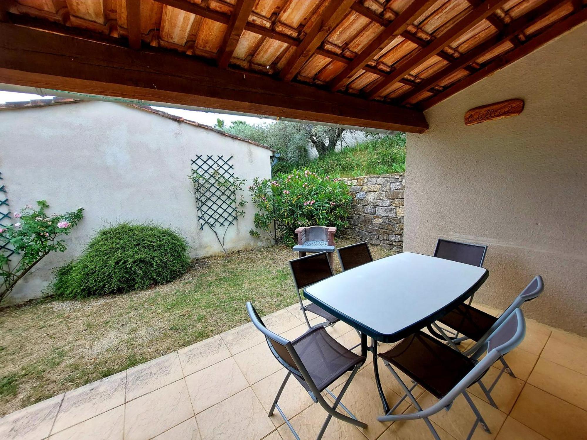 Village De Gites La Fontinelle Bessas Room photo